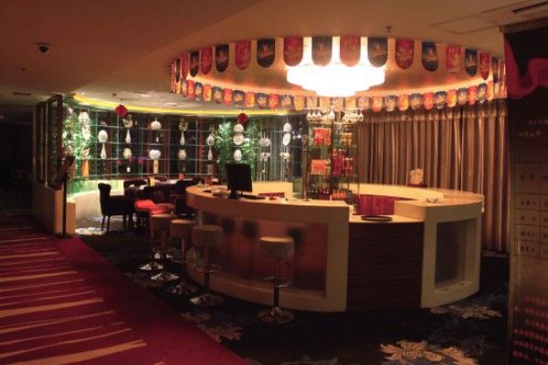 重庆足浴按摩，美女技师手艺精湛，快来感受这份舒适吧！